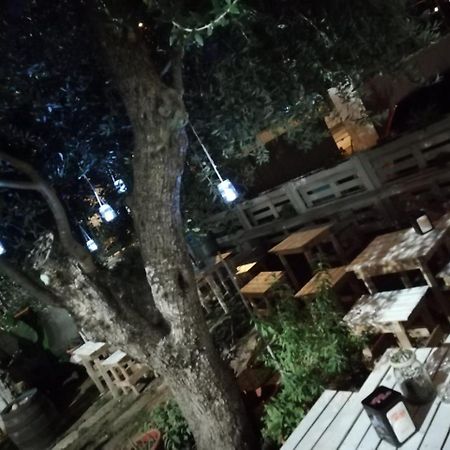 Sosta Camper La Specchia Hotel San Pietro in Bevagna Kültér fotó